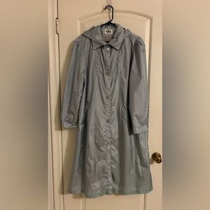 Tote’s Gray Button-Up Raincoat